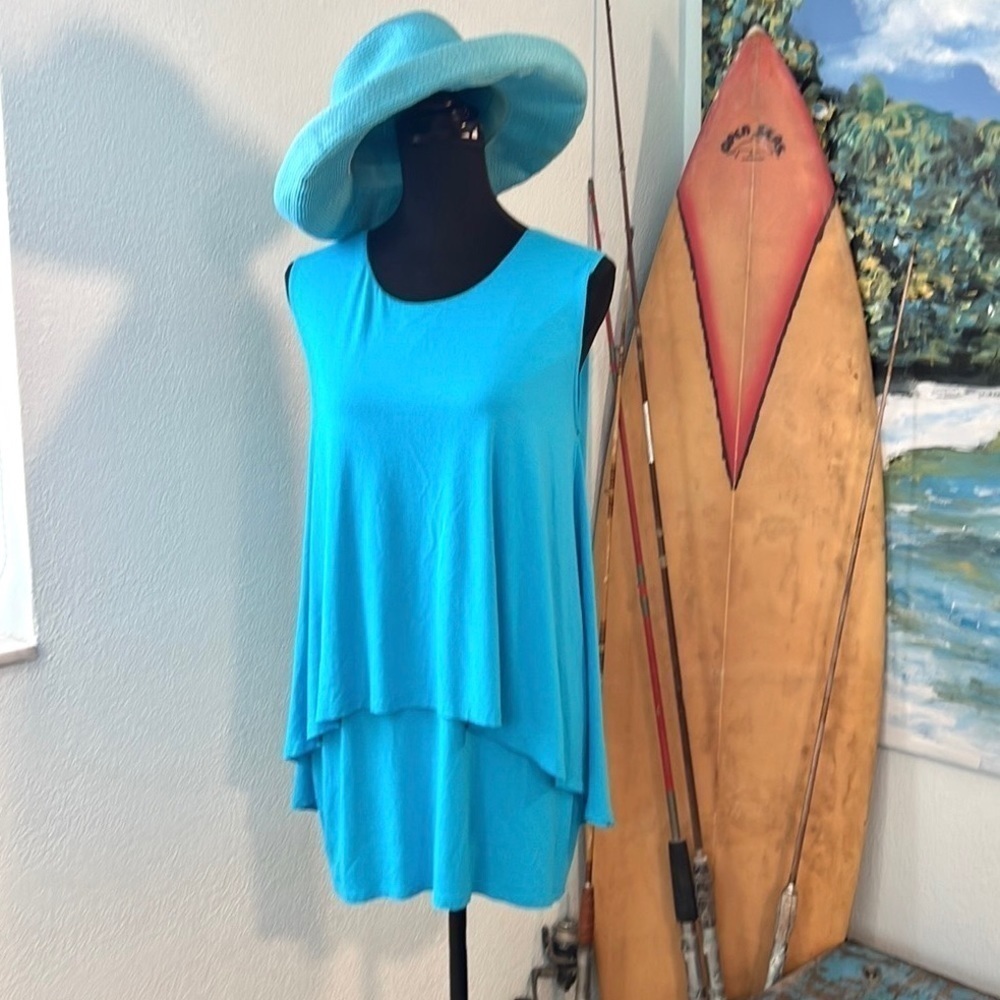 ISLE by Melis Kazan Paradise Blue Layered Tunic Tank Resort Travel ,EUC,Size M - Picture 6 of 12